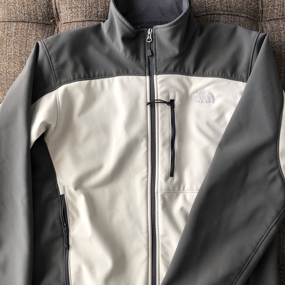 The North Face Men’s Apex softshell jacket Medium